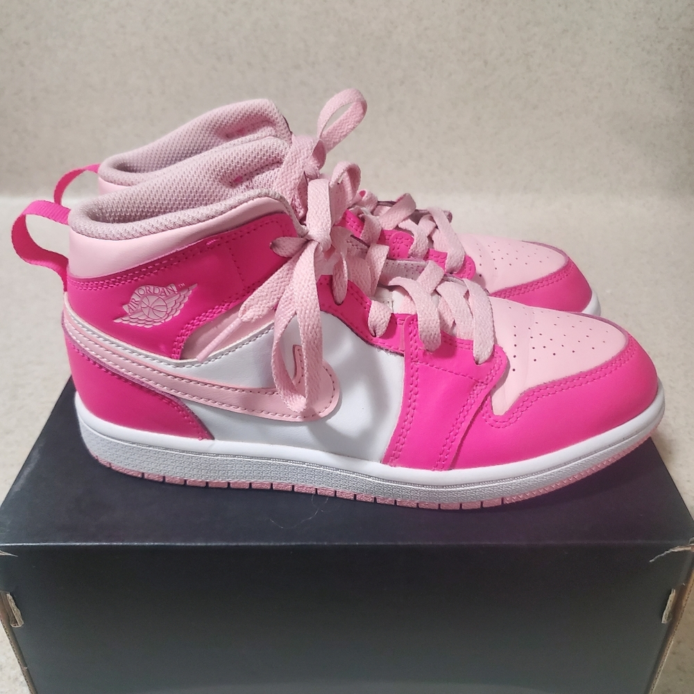 Air Jordan 1 Mid, sz 3 Youth, pink